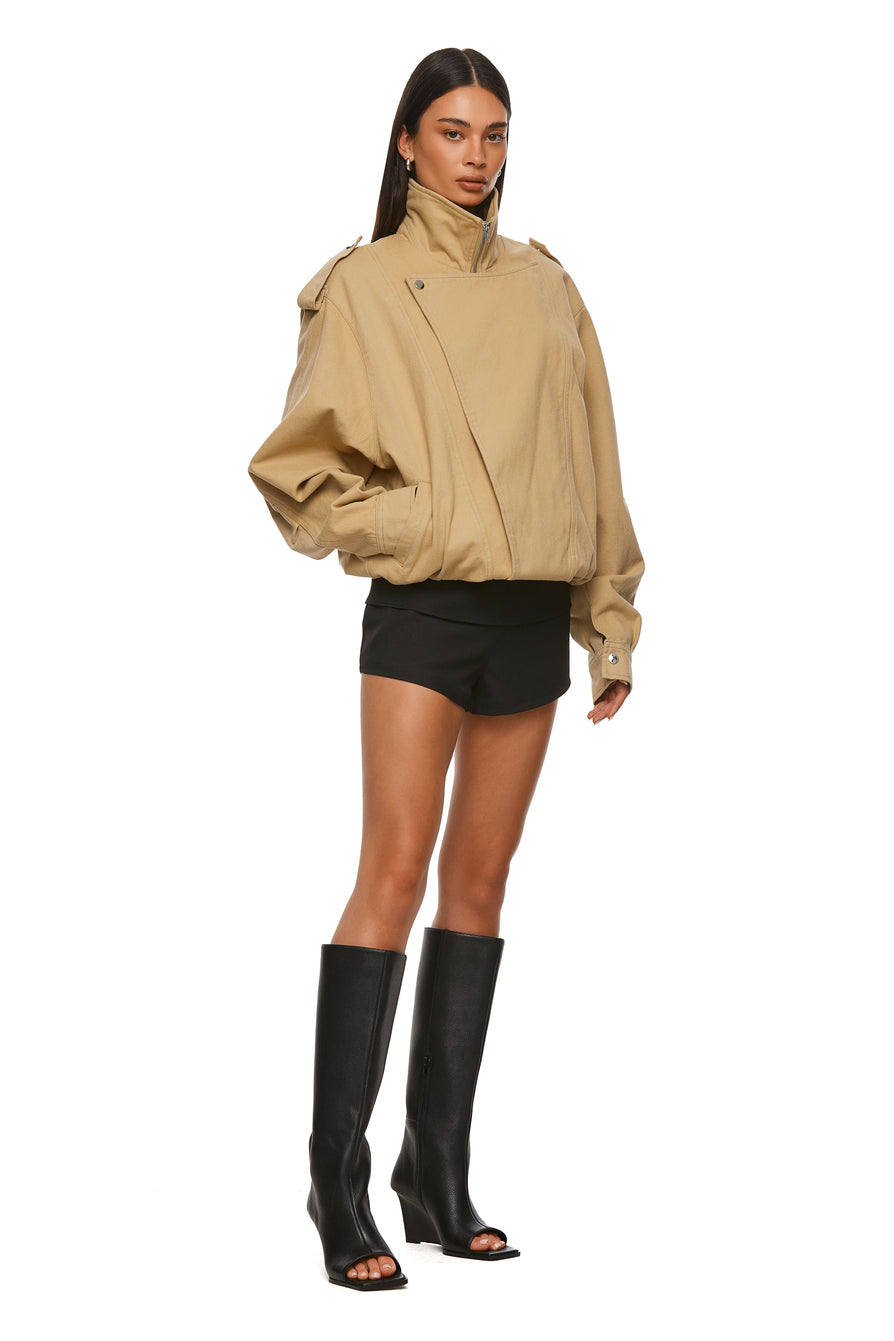 THE RORI BLONDE DENIM JACKET | MODEL