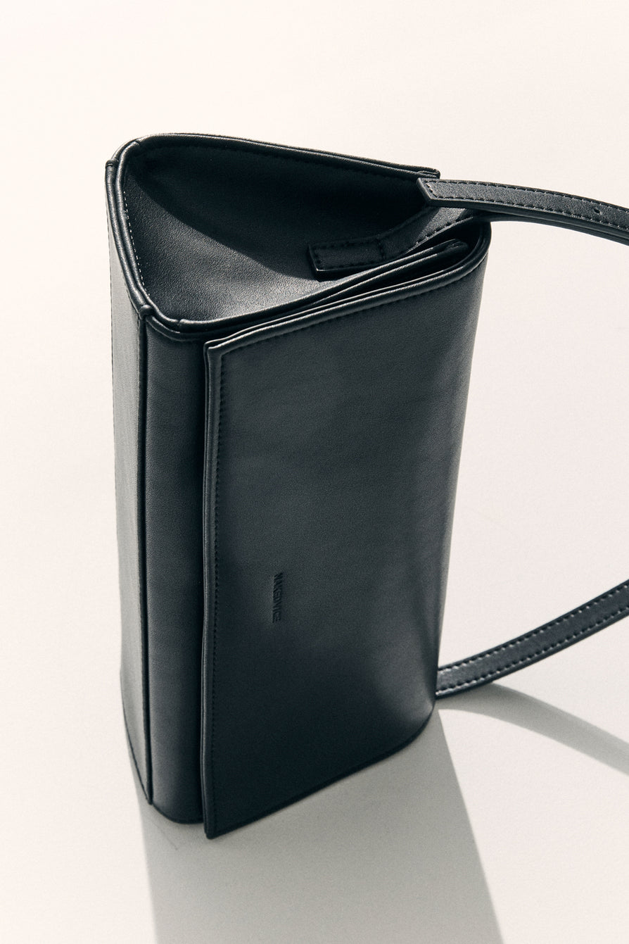 THE PHOEBE BLACK BAG | LIFESTYLE