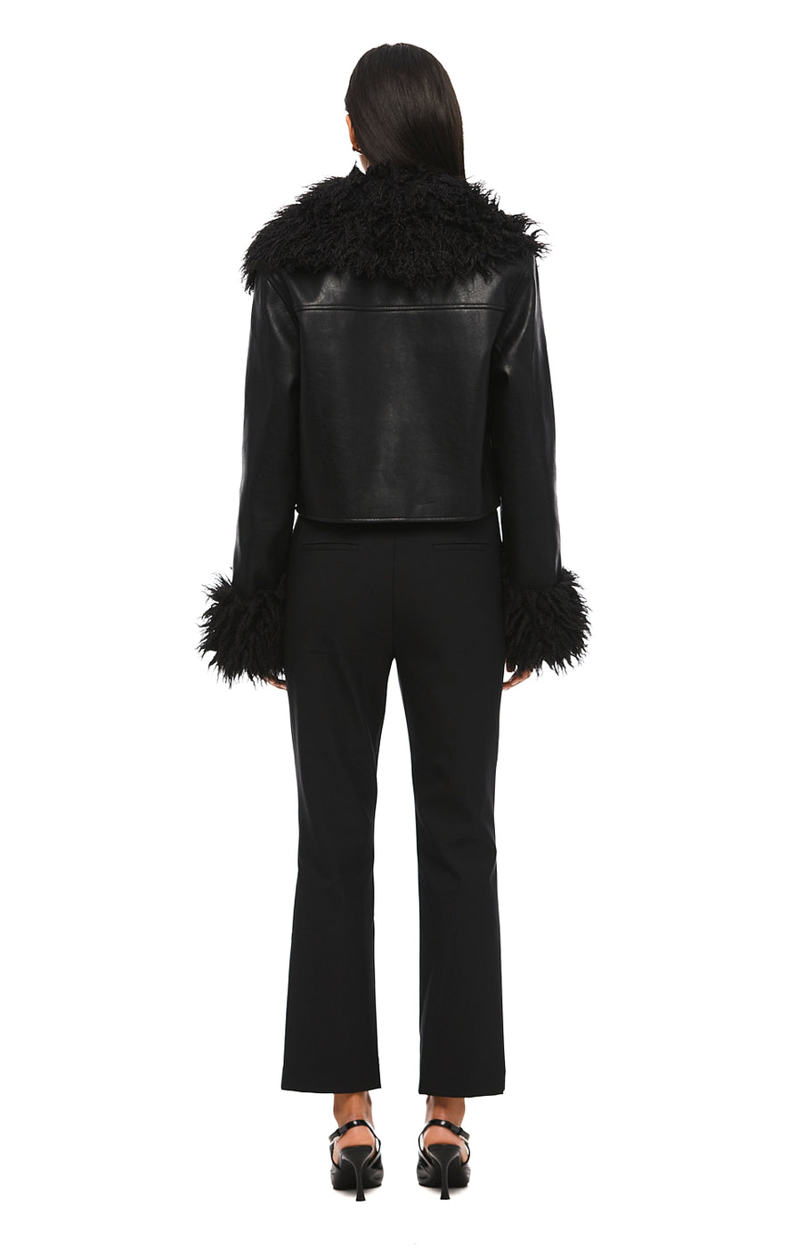 THE PIPPA BLACK JACKET | MODEL