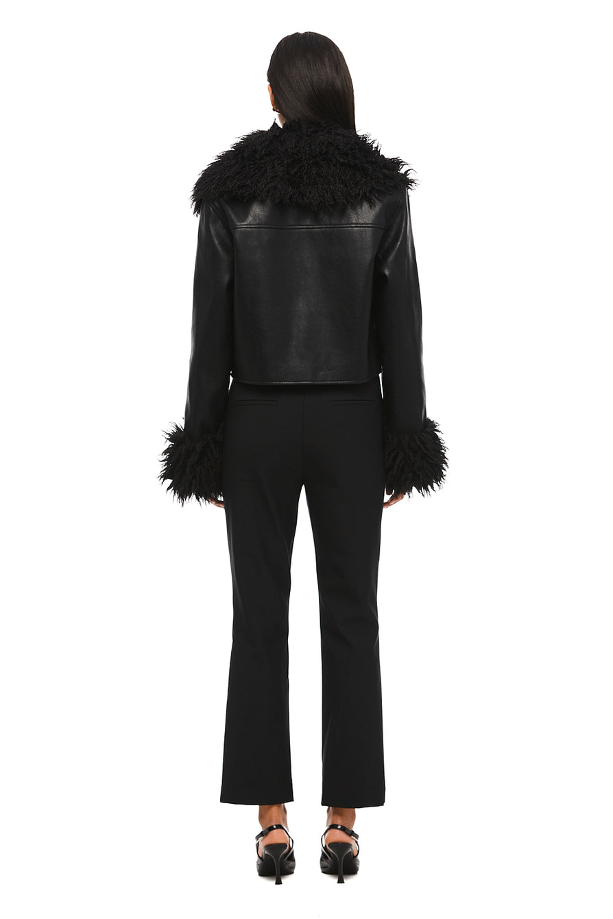 THE PIPPA BLACK JACKET | MODEL