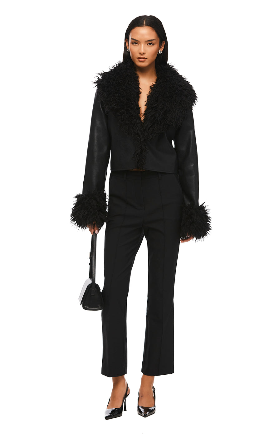 THE PIPPA BLACK JACKET | MODEL