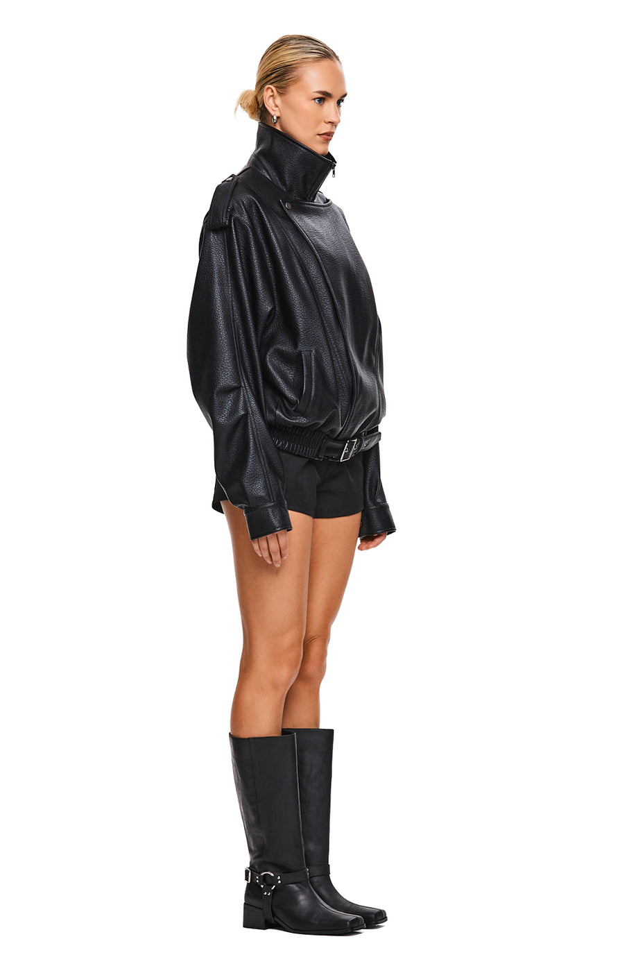 THE RORI BLACK JACKET | MODEL