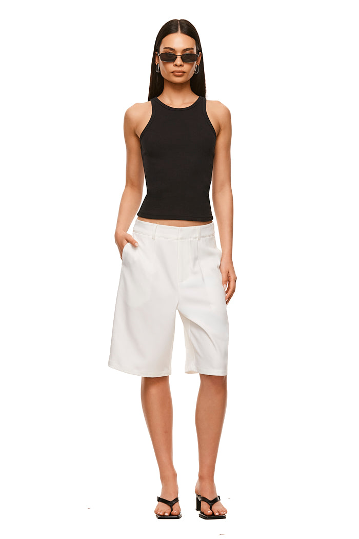 THE XANDER WHITE SHORT | MODEL