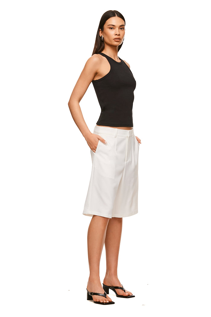 THE XANDER WHITE SHORT | MODEL