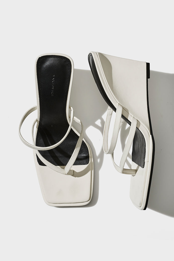 THE SASKIA WHITE WEDGE | lifestyle