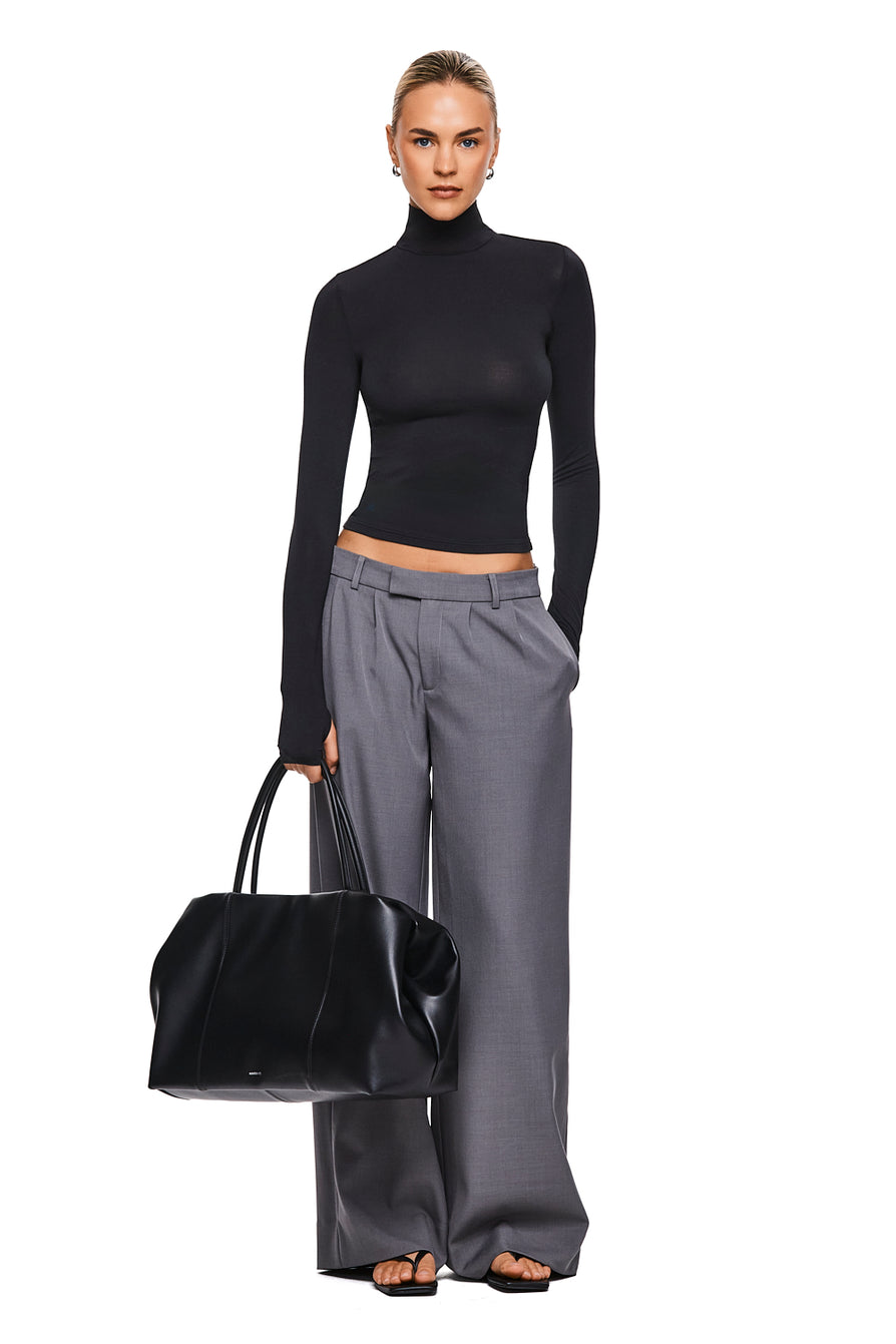 THE TULSA BLACK TURTLENECK | MODEL