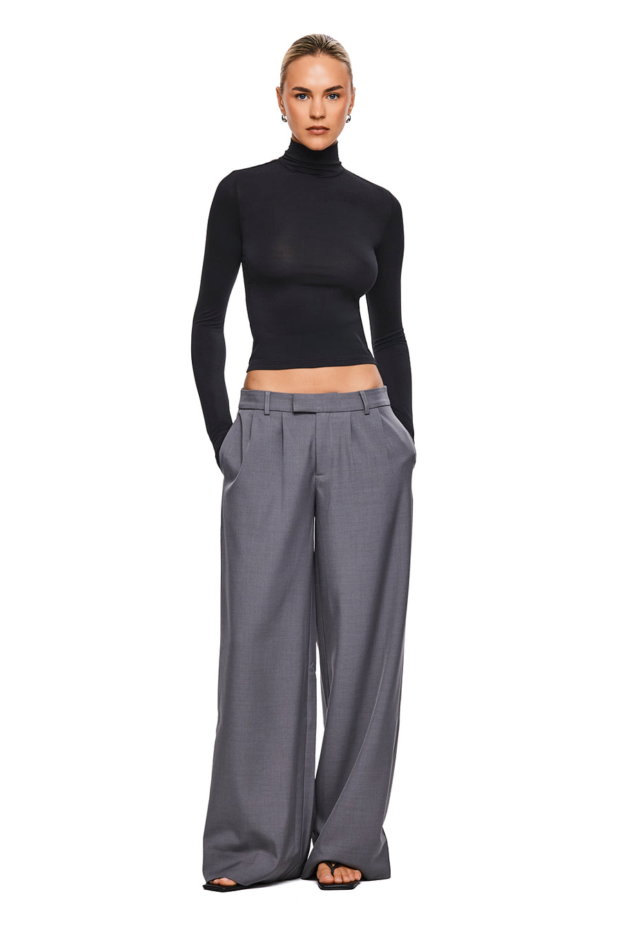 THE TULSA BLACK TURTLENECK | MODEL