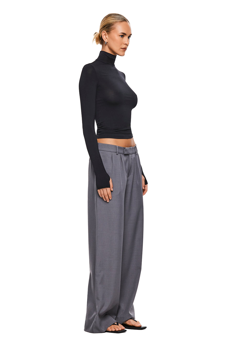 THE TULSA BLACK TURTLENECK | MODEL