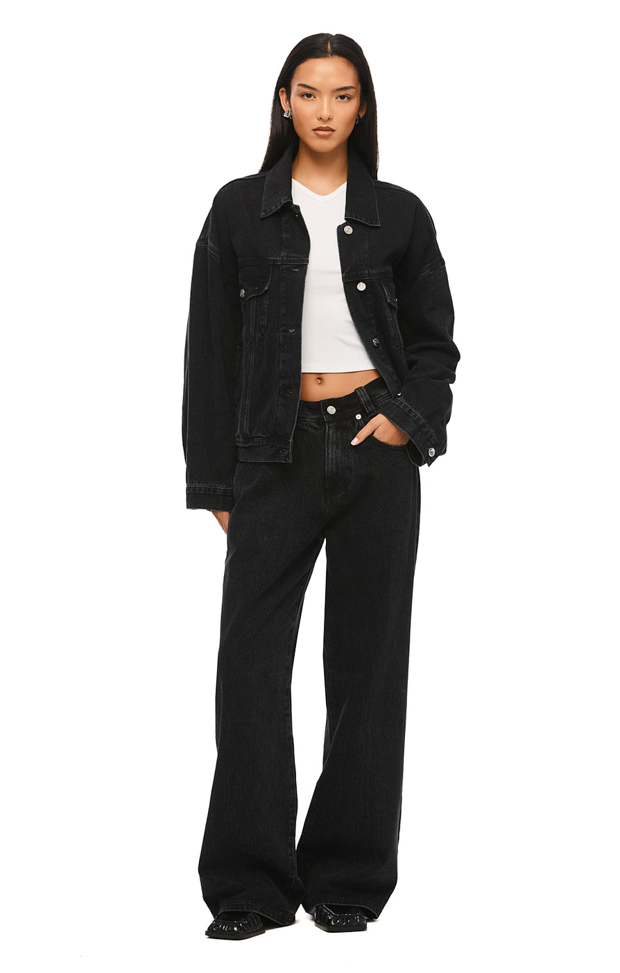 THE MAXWELL BLACK JACKET | MODEL