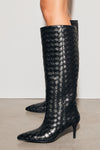 THE SEREN BLACK CROSSHATCH BOOT | model
