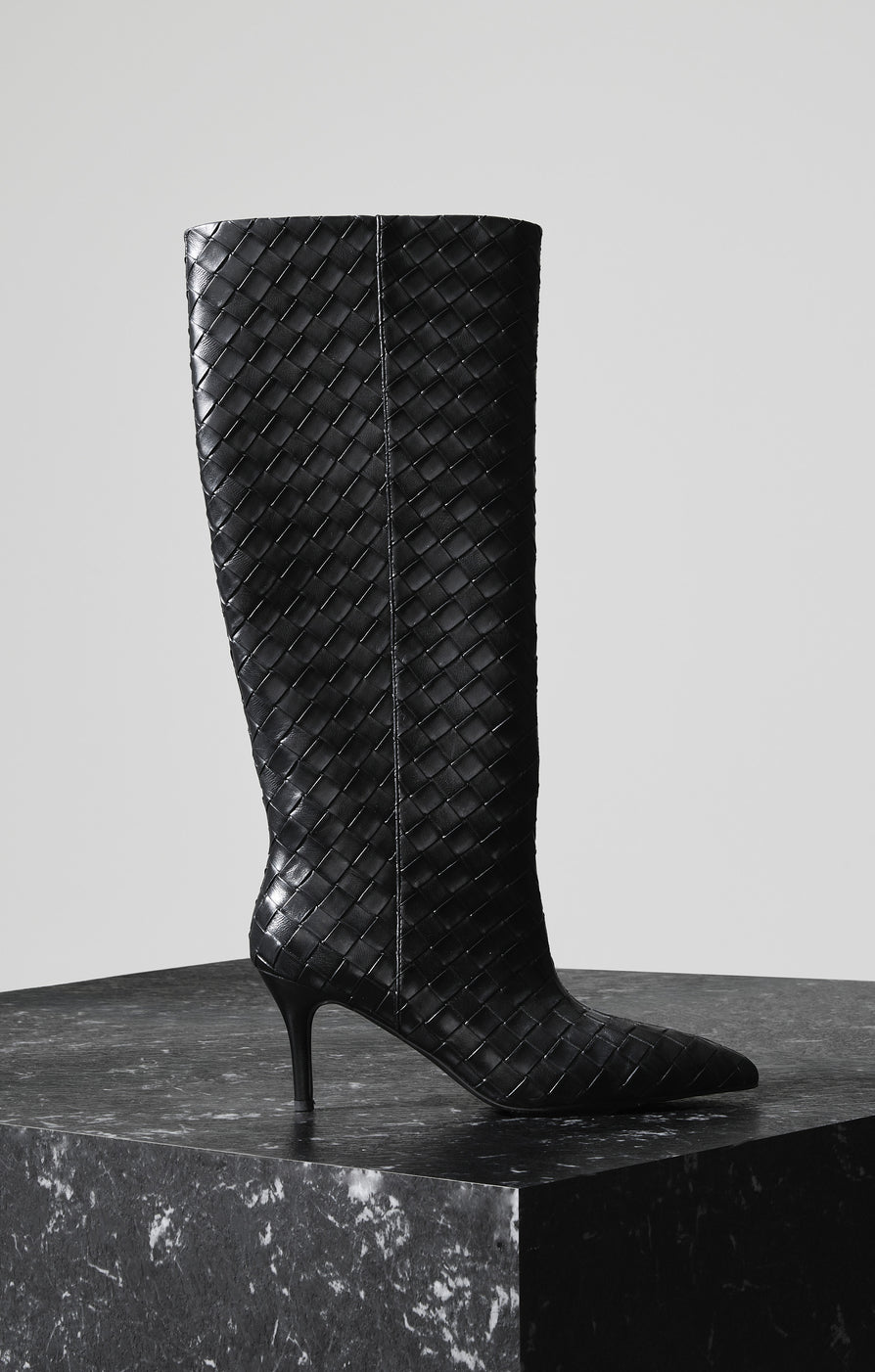 THE SEREN BLACK CROSSHATCH BOOT | campaign