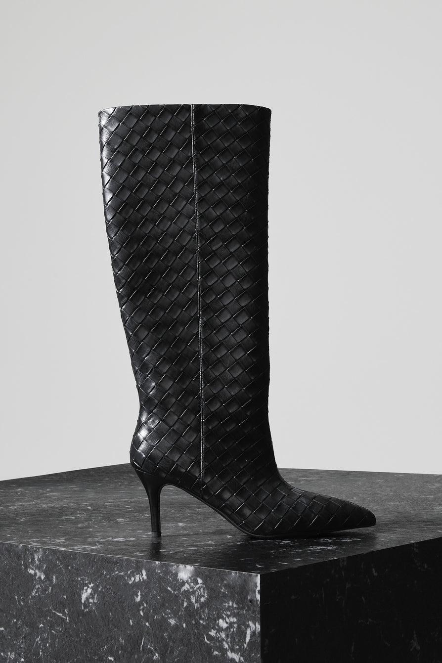 THE SEREN BLACK CROSSHATCH BOOT | campaign